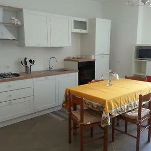 https://nuovo-bilocale-in-via-lagomaggio-31.emilia-romagnahotels.net