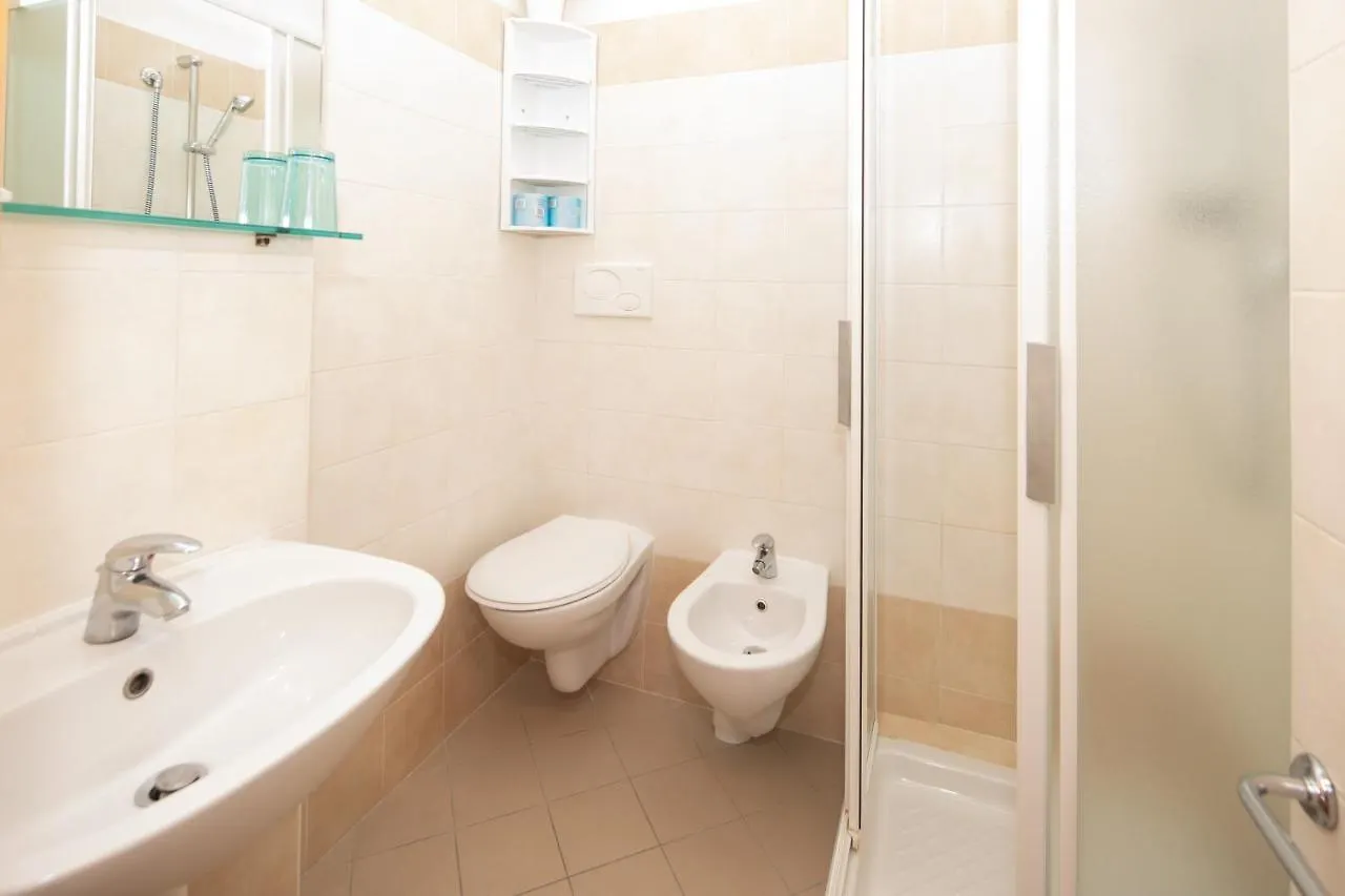 Hotel Lem Rimini 2*,